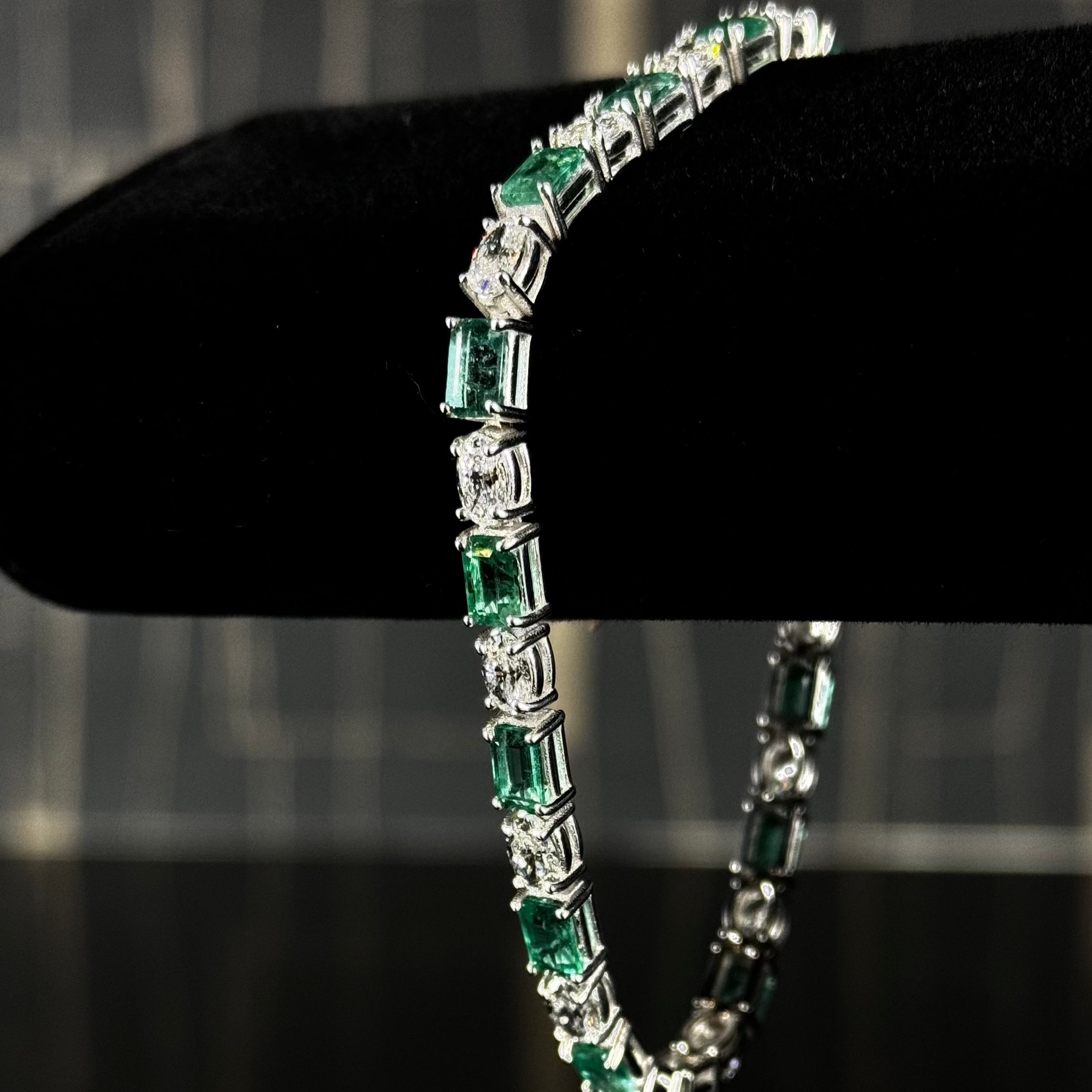 White Gold Bracelet 14KT Oval Diamonds Emerald