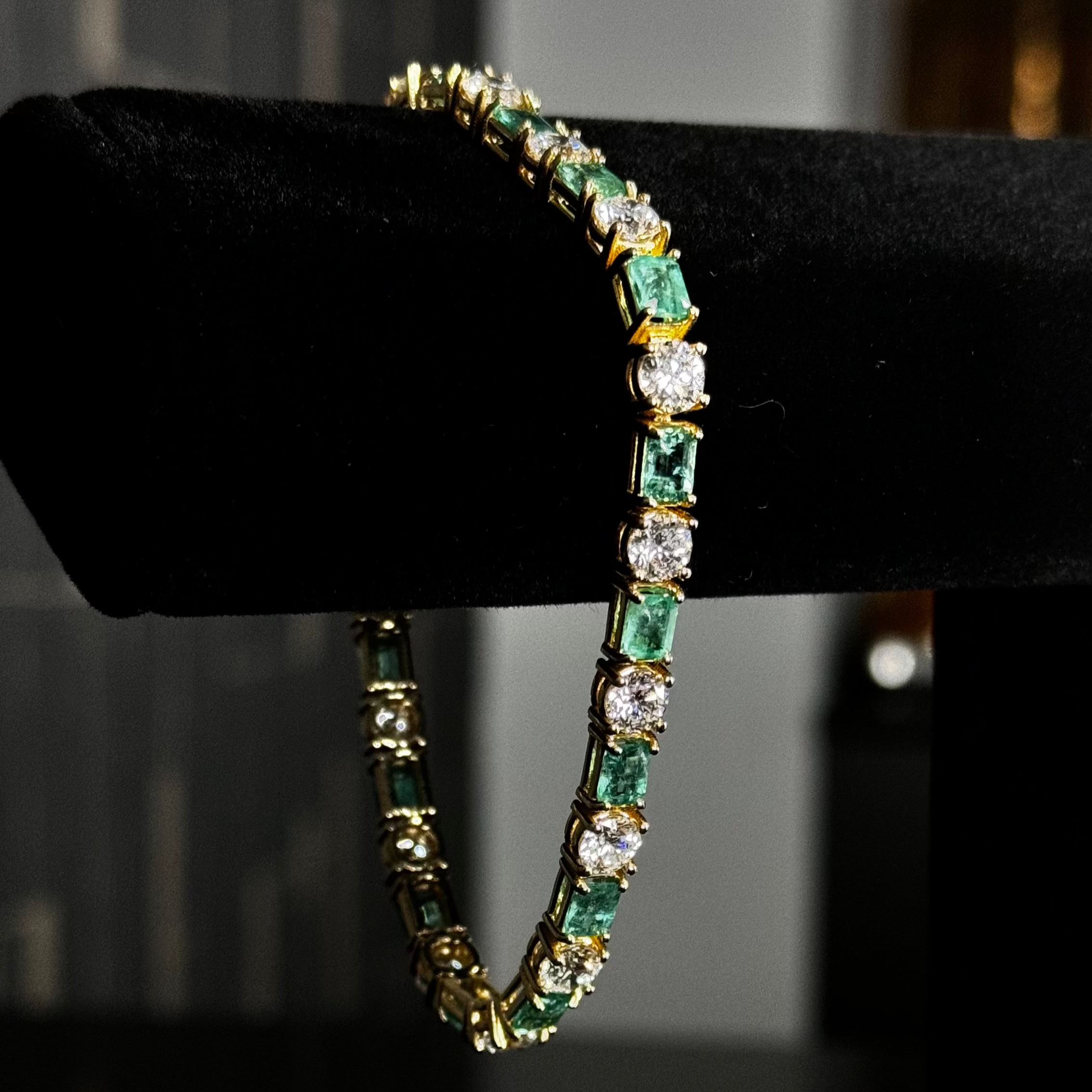 Yellow Gold Bracelet 14kt Round Diamonds Emerald