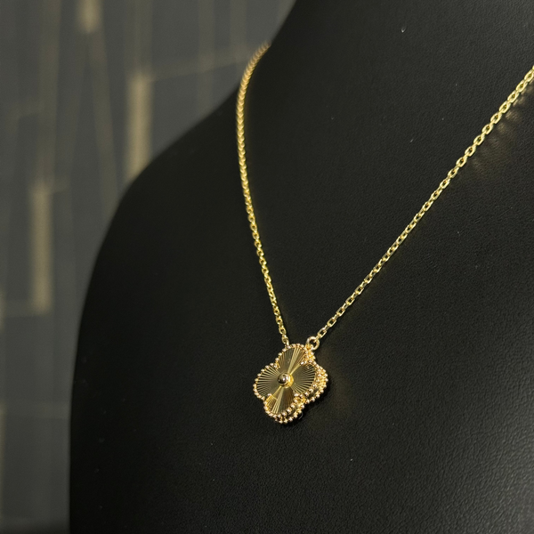 Elegant 1 Motif Necklace 18kt Full Yellow Gold