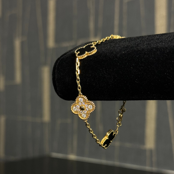 Elegant 5 Motif VC 18KT Bracelet -Diamonds Black YellowGold