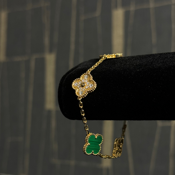 Elegant 5 Motif VC 18KT Bracelet -Green With Diamonds-YellowGold