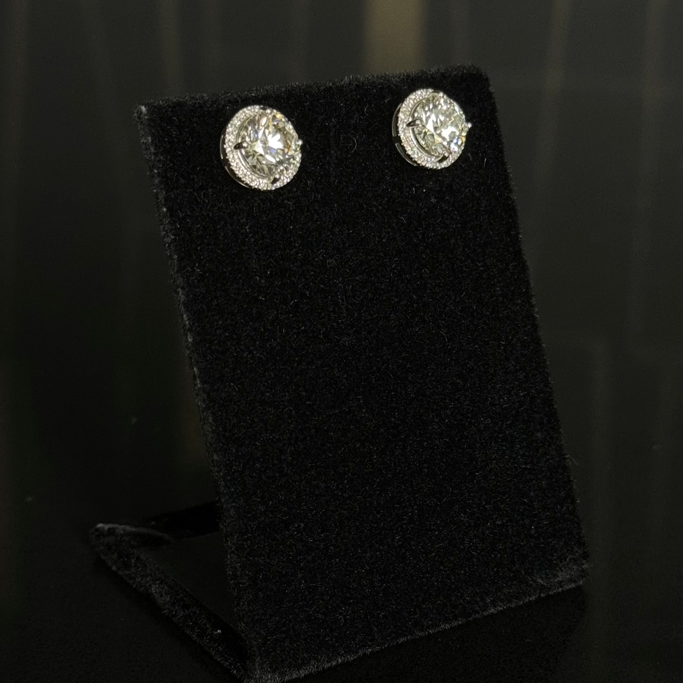 Circular Diamonds Earrings White Gold