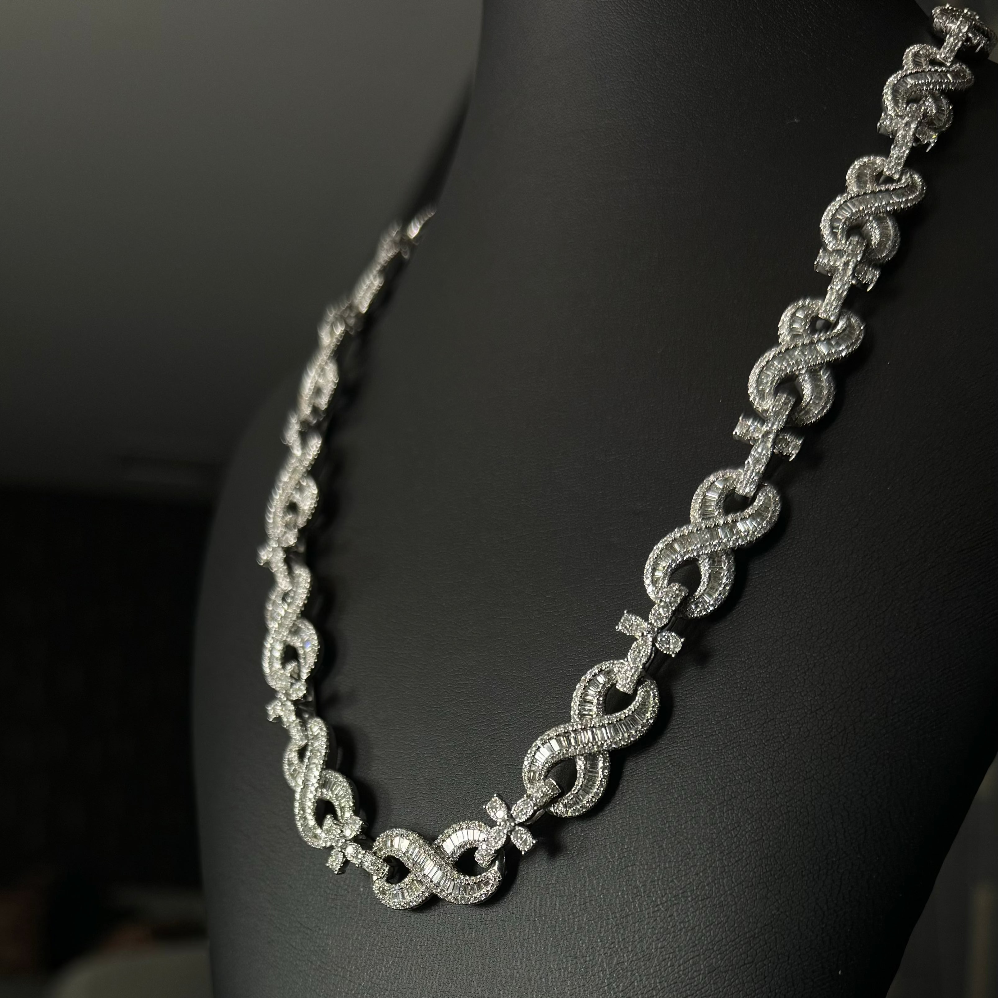 Infinity Necklace White Gold Natural Diamond 10KT