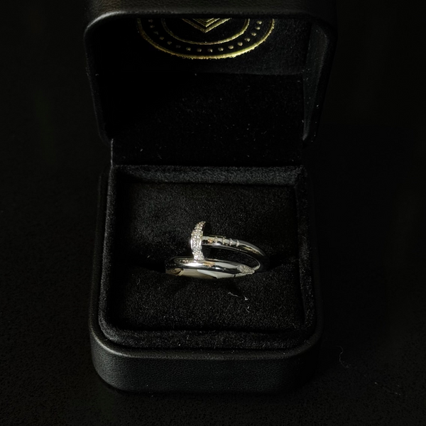 White Gold with Diamonds on Point