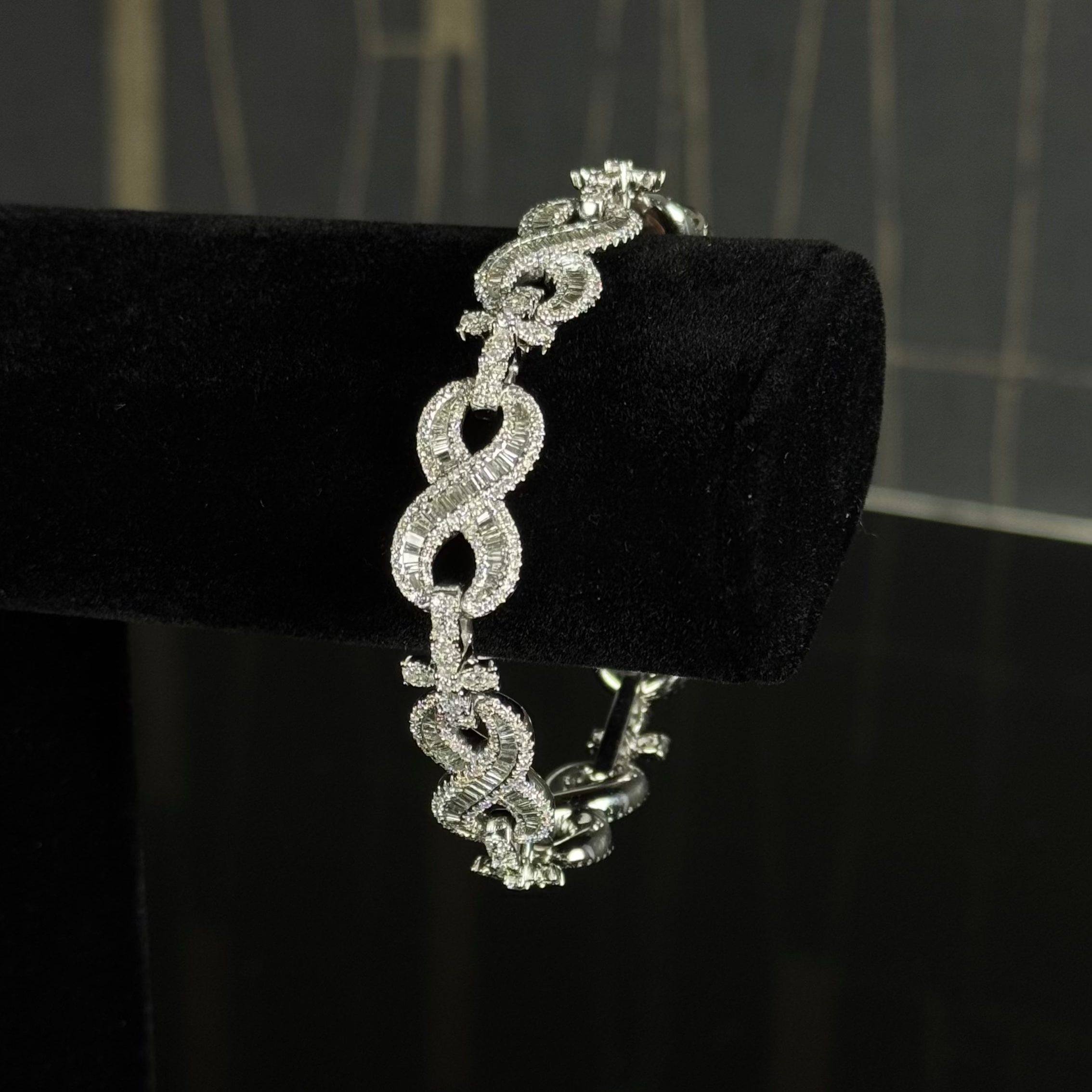 Infinity Link Diamond Bracelet 10K Gold (49.75g | 7.76ct)