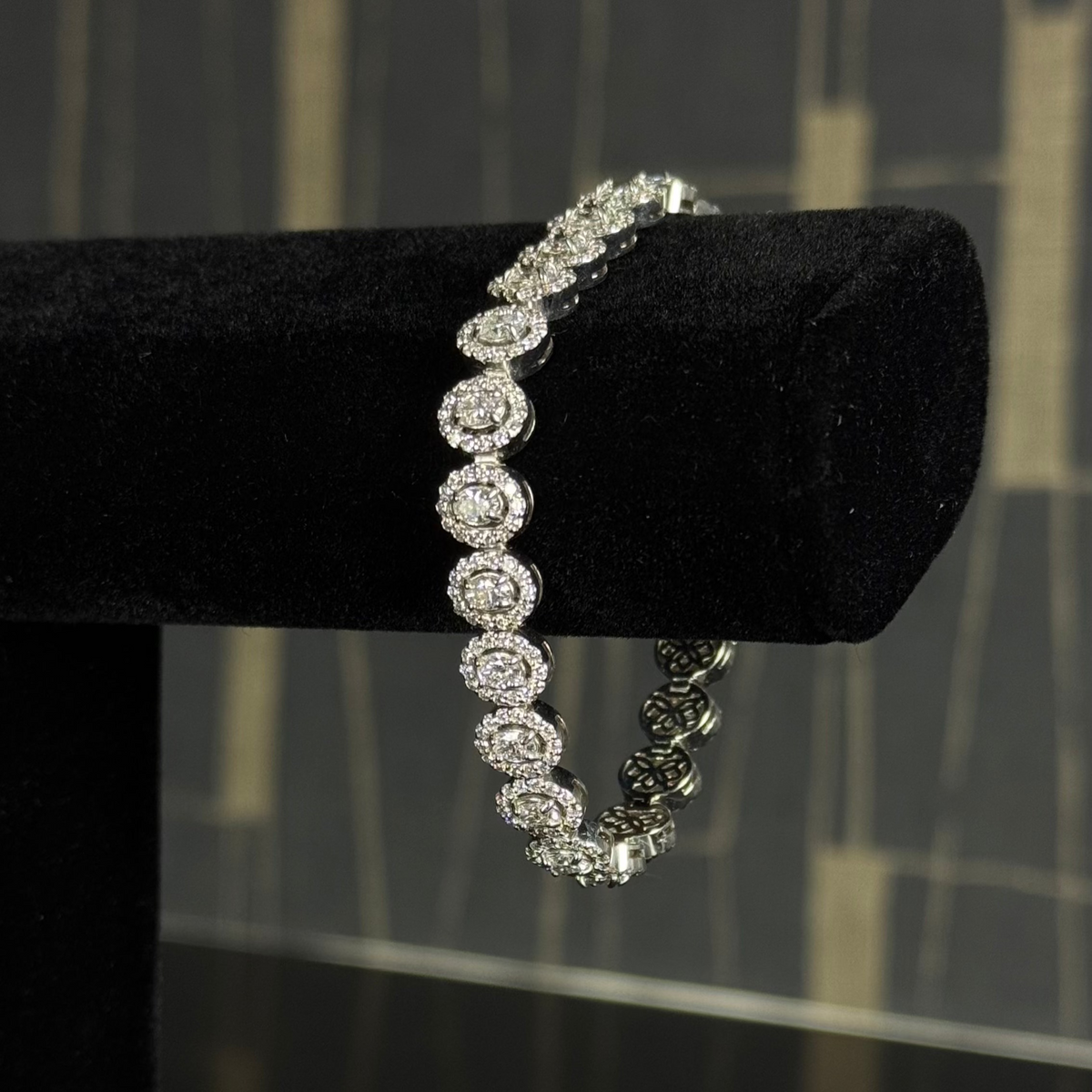 Diamond Bracelet  14K White Gold 21.1g