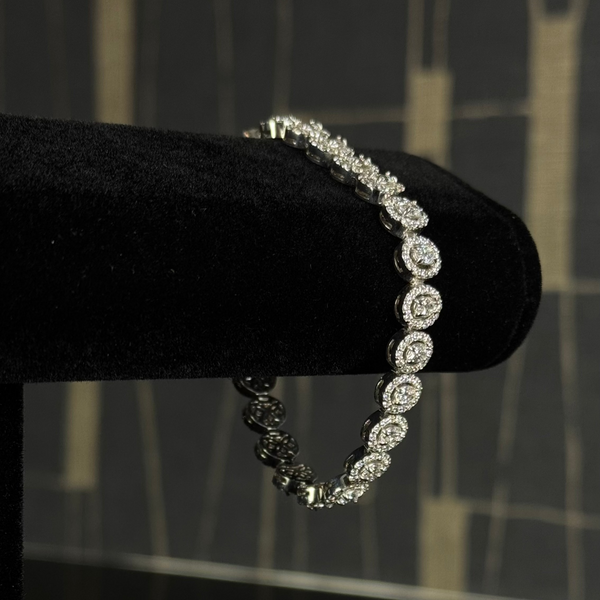 Diamond Bracelet  14KT White Gold 21.1g