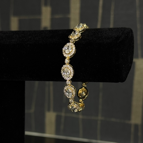 Diamond Bracelet  14KT Yellow Gold 16.4g 9.80ct