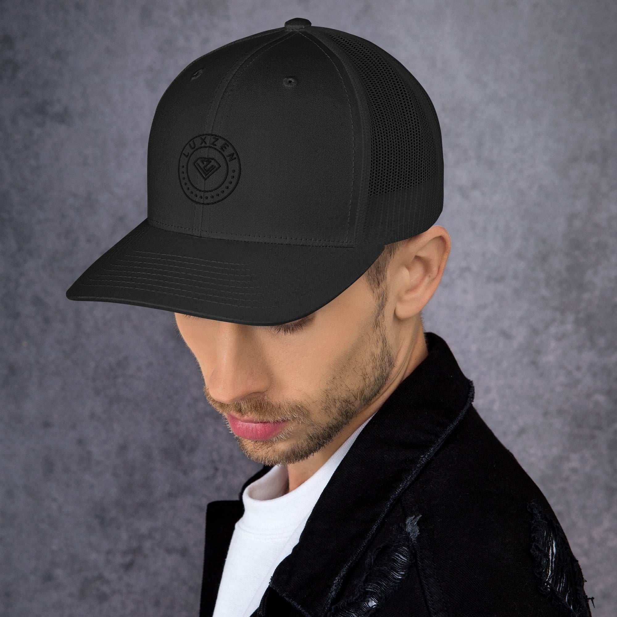 LUXZEN full black Trucker Cap